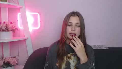 milanaangelas online show from 10-26-25, 05:52