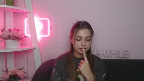 milanaangelas online show from 12-16-25, 08:47