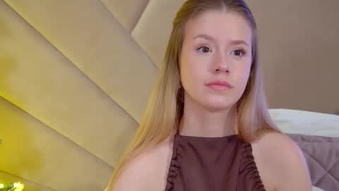 MilanaBalmain online show from 12-23-25, 05:27