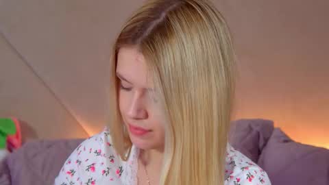 MilanaBalmain online show from 02-04-26, 04:13