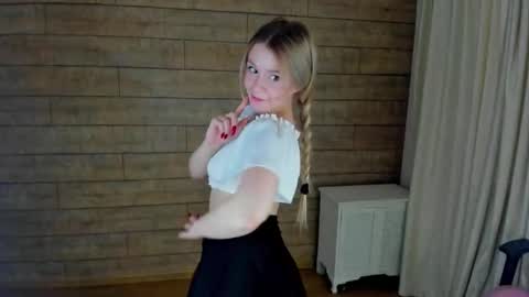 MilanaBalmain online show from 03-21-26, 08:19