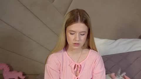 MilanaBalmain online show from 03-25-26, 04:46