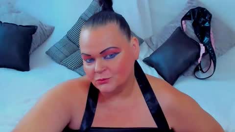 Snapshot of milanabiegert chatting on 10-08-25, 07:28 Lana online show from 10-08-25, 07:28