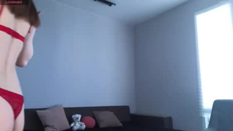 Snapshot of milanakowall chatting on 03-17-26, 05:33 milanakowall online show from 03-17-26, 05:33