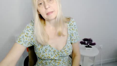Snapshot of milanav chatting on 01-22-25, 09:02 Milena online show from 01-22-25, 09:02