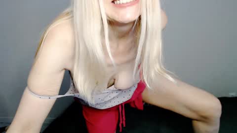 Snapshot of milanav chatting on 02-07-25, 07:29 Milena online show from 02-07-25, 07:29