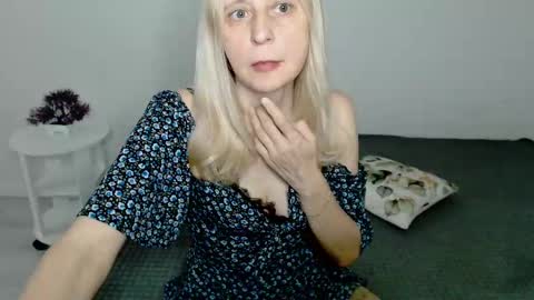 Snapshot of milanav chatting on 03-11-25, 02:54 Milena online show from 03-11-25, 02:54