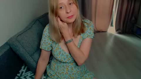 Snapshot of milanav chatting on 06-18-26, 06:35 Milena online show from 06-18-26, 06:35