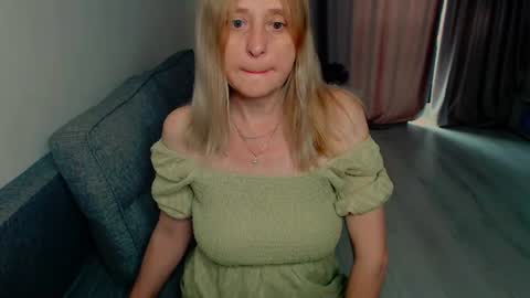 Snapshot of milanav chatting on 06-23-26, 07:50 Milena online show from 06-23-26, 07:50