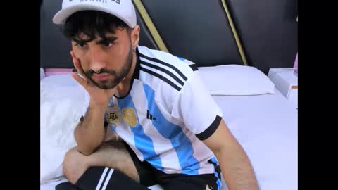 milanzaire online show from 11-02-25, 08:33