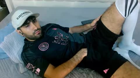 milanzaire online show from 12-18-25, 01:55