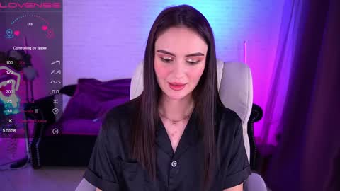 Snapshot of milashalovely chatting on 12-29-24, 08:58 Milasha online show from 12-29-24, 08:58