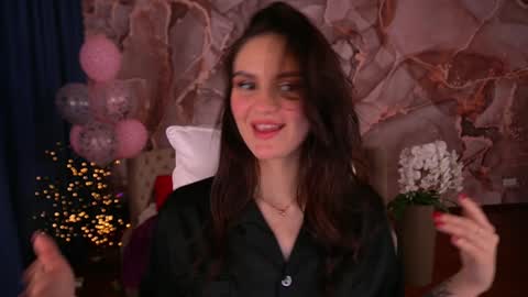 Snapshot of milashalovely chatting on 01-28-25, 07:00 Milasha online show from 01-28-25, 07:00