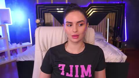 Snapshot of milashalovely chatting on 10-17-25, 06:38 Milasha online show from 10-17-25, 06:38