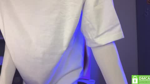 Snapshot of milaslovv chatting on 12-14-24, 10:34 Mila online show from 12-14-24, 10:34