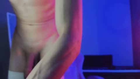Snapshot of milaslovv chatting on 03-07-25, 11:40 Mila online show from 03-07-25, 11:40