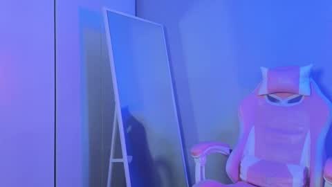 Snapshot of milaslovv chatting on 03-11-25, 11:55 Mila online show from 03-11-25, 11:55