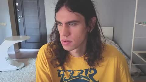 Snapshot of milaslovv chatting on 06-19-26, 05:34 Mila online show from 06-19-26, 05:34