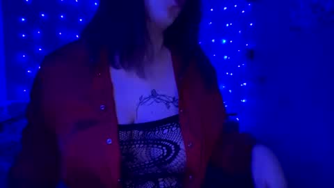 Snapshot of milaxcute chatting on 02-15-25, 10:31 Milaxcute online show from 02-15-25, 10:31