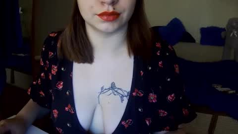 Snapshot of milaxcute chatting on 10-21-25, 07:20 Milaxcute online show from 10-21-25, 07:20