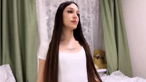 Snapshot of milaxmme chatting on 12-15-25, 04:44 Milana online show from 12-15-25, 04:44