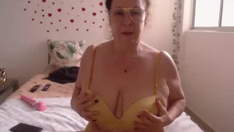 milchanell online show from 10-10-25, 10:20