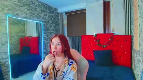 Ana online show from 11-11-25, 10:21