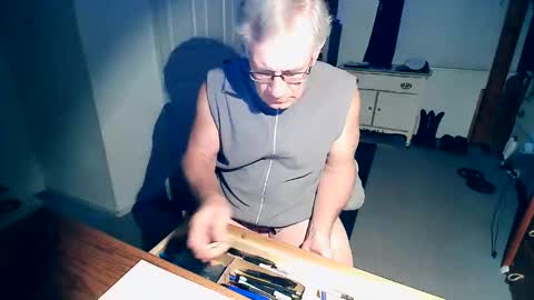 Milehi1958 online show from 11-06-25, 10:05