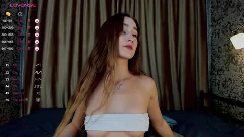 Mia online show from 09-23-25, 09:45