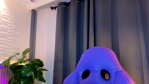 Snapshot of milena_lawson chatting on 10-25-25, 11:40 milena_lawson online show from 10-25-25, 11:40