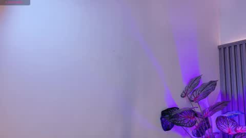 Snapshot of milena_lawson chatting on 11-27-25, 11:34 milena_lawson online show from 11-27-25, 11:34