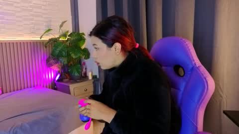 Snapshot of milena_lawson chatting on 11-29-25, 10:40 milena_lawson online show from 11-29-25, 10:40