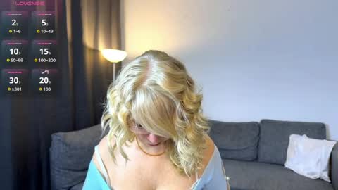 Snapshot of milena_whity chatting on 05-14-26, 06:09 Milena online show from 05-14-26, 06:09