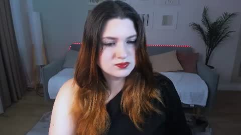 Snapshot of milenafiery chatting on 07-13-26, 11:02 milenafiery online show from 07-13-26, 11:02