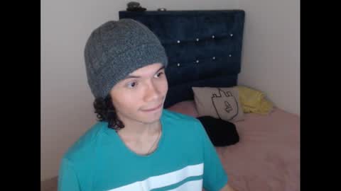 Snapshot of milesxoxo6969 chatting on 09-19-25, 03:34 milesxoxo6969 online show from 09-19-25, 03:34