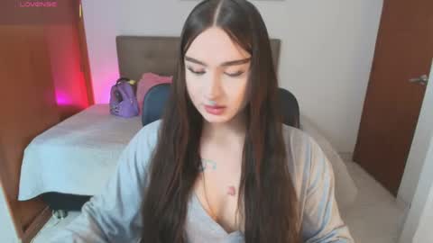 Miley online show from 04-17-26, 01:36