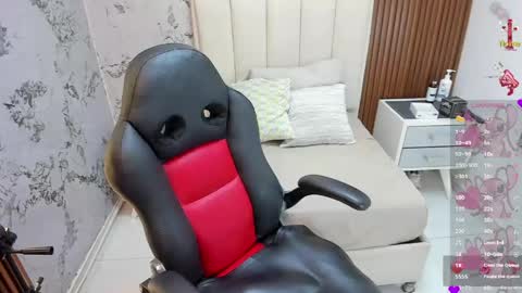 MILEY online show from 04-25-26, 07:33