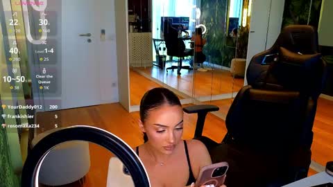 Snapshot of mileysin chatting on 05-05-26, 01:30 Miley Sin online show from 05-05-26, 01:30