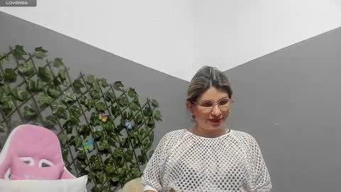 Snapshot of milf_bigboooty chatting on 12-08-24, 07:54 kassandra online show from 12-08-24, 07:54
