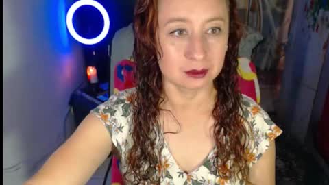 Snapshot of milf_valeria chatting on 10-28-25, 02:42 Valeria online show from 10-28-25, 02:42