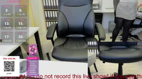 Snapshot of milf_viktoria chatting on 05-25-26, 10:21 Viktoria online show from 05-25-26, 10:21