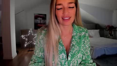 Ingrid online show from 12-21-25, 10:17