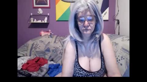 Snapshot of milfchantal chatting on 02-17-25, 07:58 Milfchantal online show from 02-17-25, 07:58