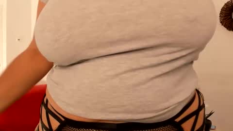 MilfElla online show from 11-29-25, 09:23