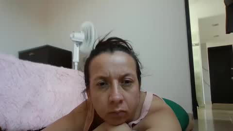 Snapshot of milfevha chatting on 09-09-25, 06:29 milfevha online show from 09-09-25, 06:29