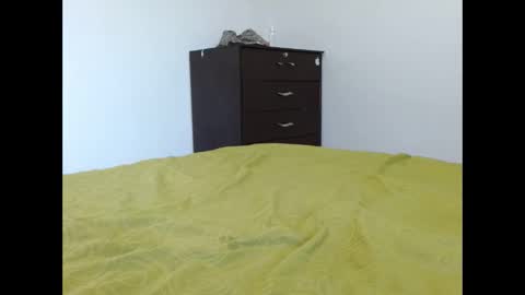 Snapshot of milfevha chatting on 10-25-25, 10:15 milfevha online show from 10-25-25, 10:15