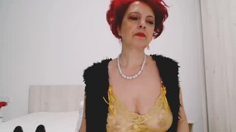 Snapshot of milffsupreme chatting on 12-21-24, 10:17 Milfsupreme online show from 12-21-24, 10:17
