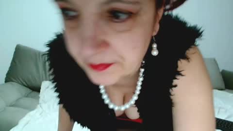 Snapshot of milffsupreme chatting on 02-14-25, 09:21 Milfsupreme online show from 02-14-25, 09:21