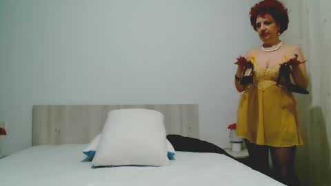 Snapshot of milffsupreme chatting on 03-11-25, 03:34 Milfsupreme online show from 03-11-25, 03:34