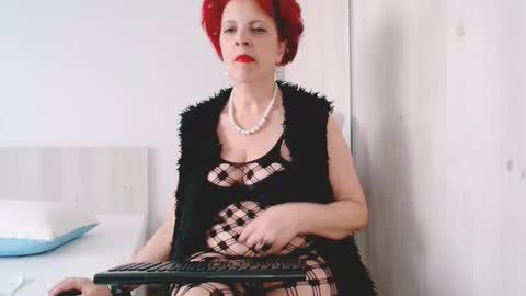 Snapshot of milffsupreme chatting on 11-26-25, 01:01 Milfsupreme online show from 11-26-25, 01:01